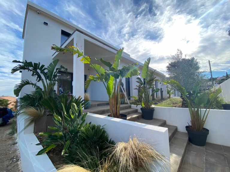 Extension D&Rsquo;Une Villa De 347 M² Aux Issambres à Les Issambres — VX Architecture