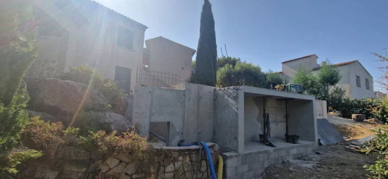 Création D&Rsquo;Une Piscine Et D&Rsquo;Un Espace Détente Aux Issambres à Les Issambres — VX Architecture