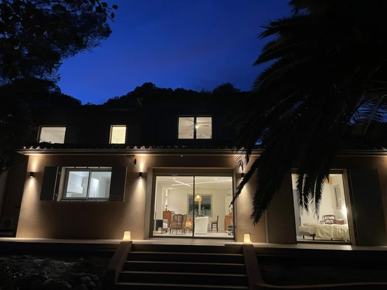 Extension Et Rénovation D&Rsquo;Une Villa En Bord De Mer À Saint-Raphaël à Saint-Raphaël — VX Architecture